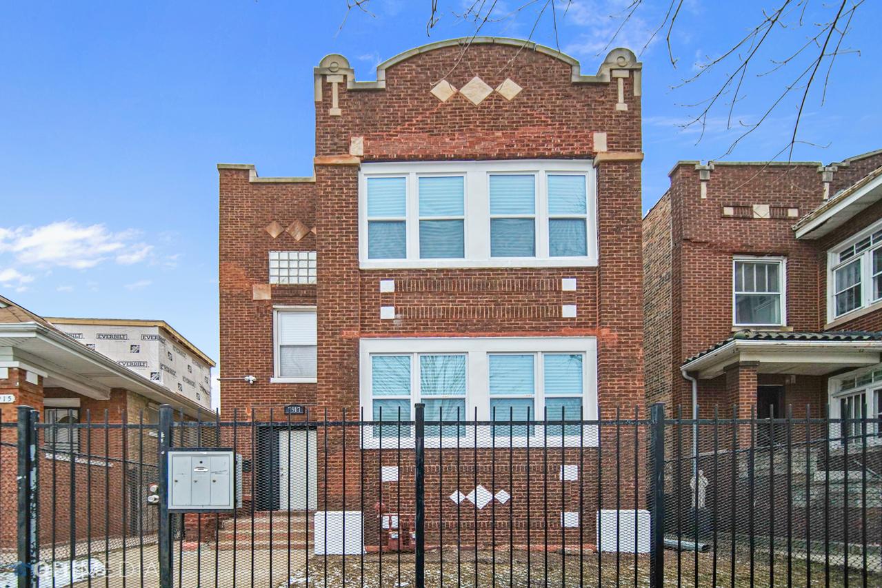 7917 S Bishop St., Chicago, IL 60620