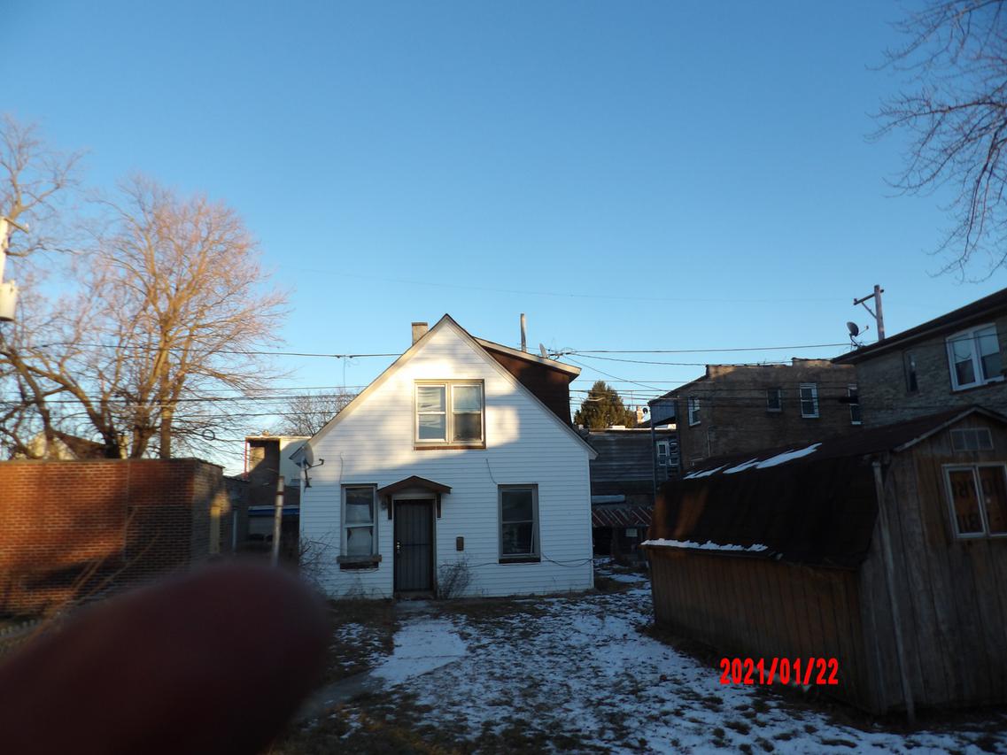 8951 S May St., Chicago, IL 60620