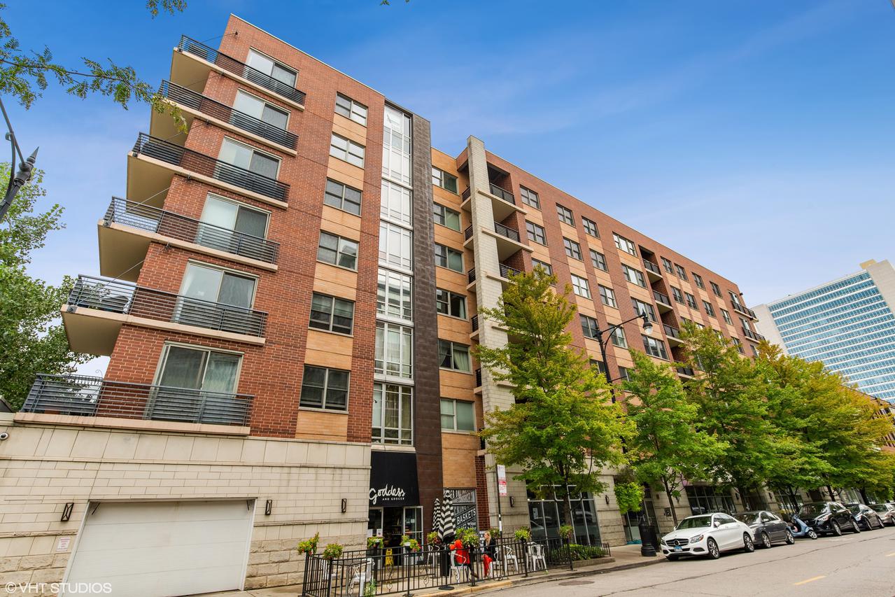 873 N Larrabee St. #701, Chicago, IL 60610