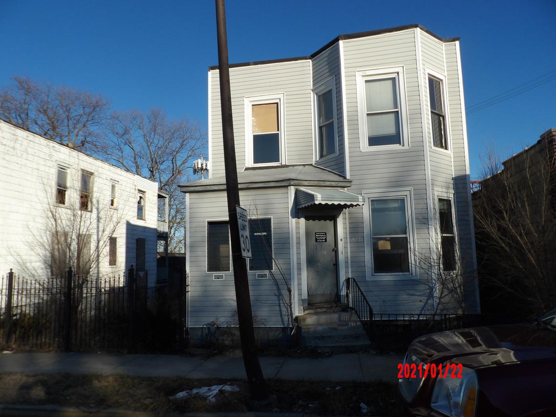 9121 S Mackinaw Ave., Chicago, IL 60617