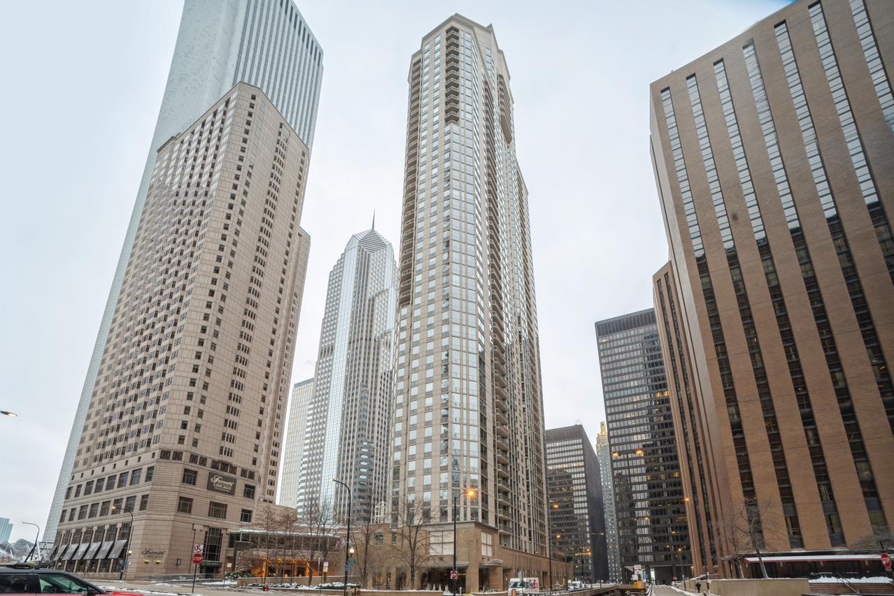 222 N Columbus Dr. #2808, Chicago, IL 60601