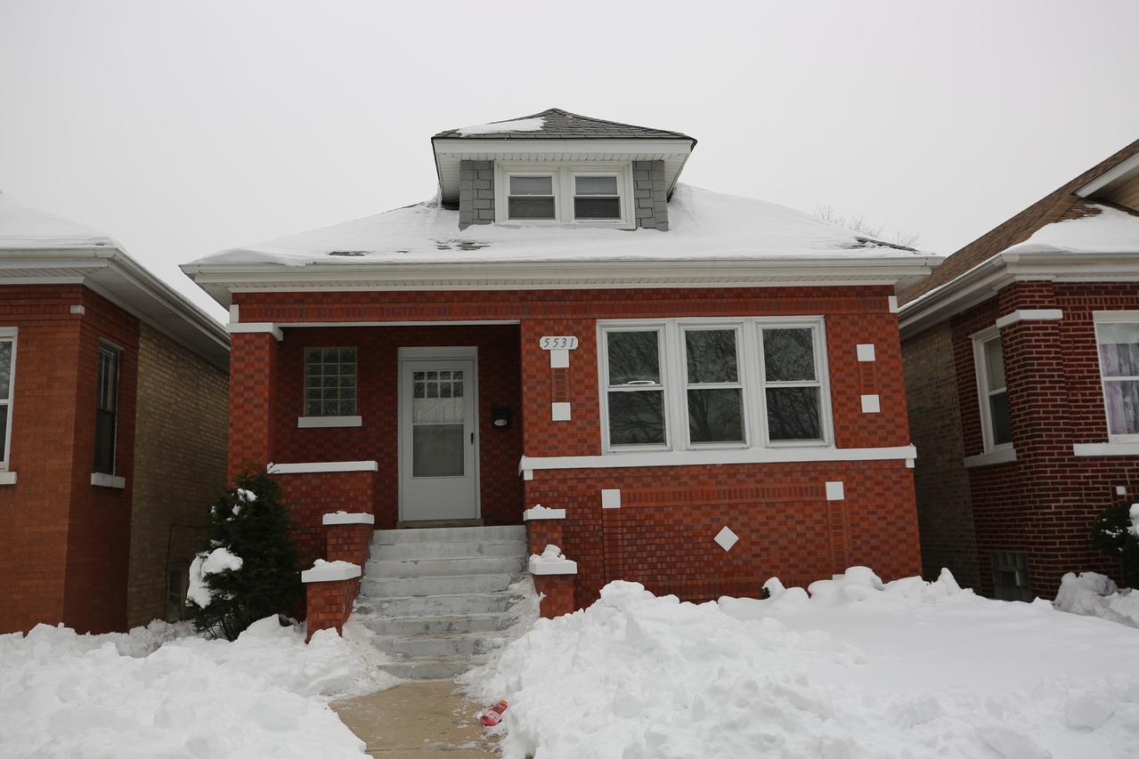 5531 W Roscoe St., Chicago, IL 60641