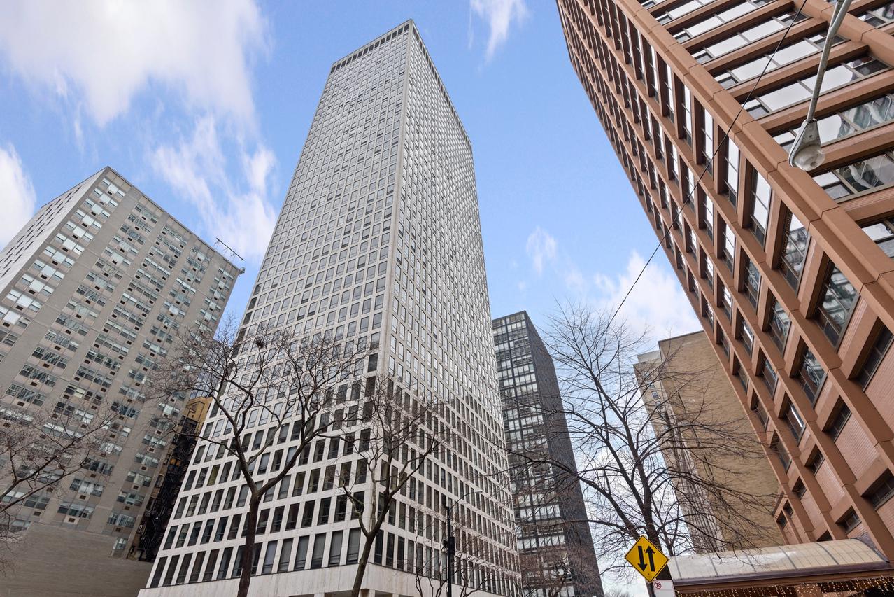 260 E Chestnut St. #3407, Chicago, IL 60611