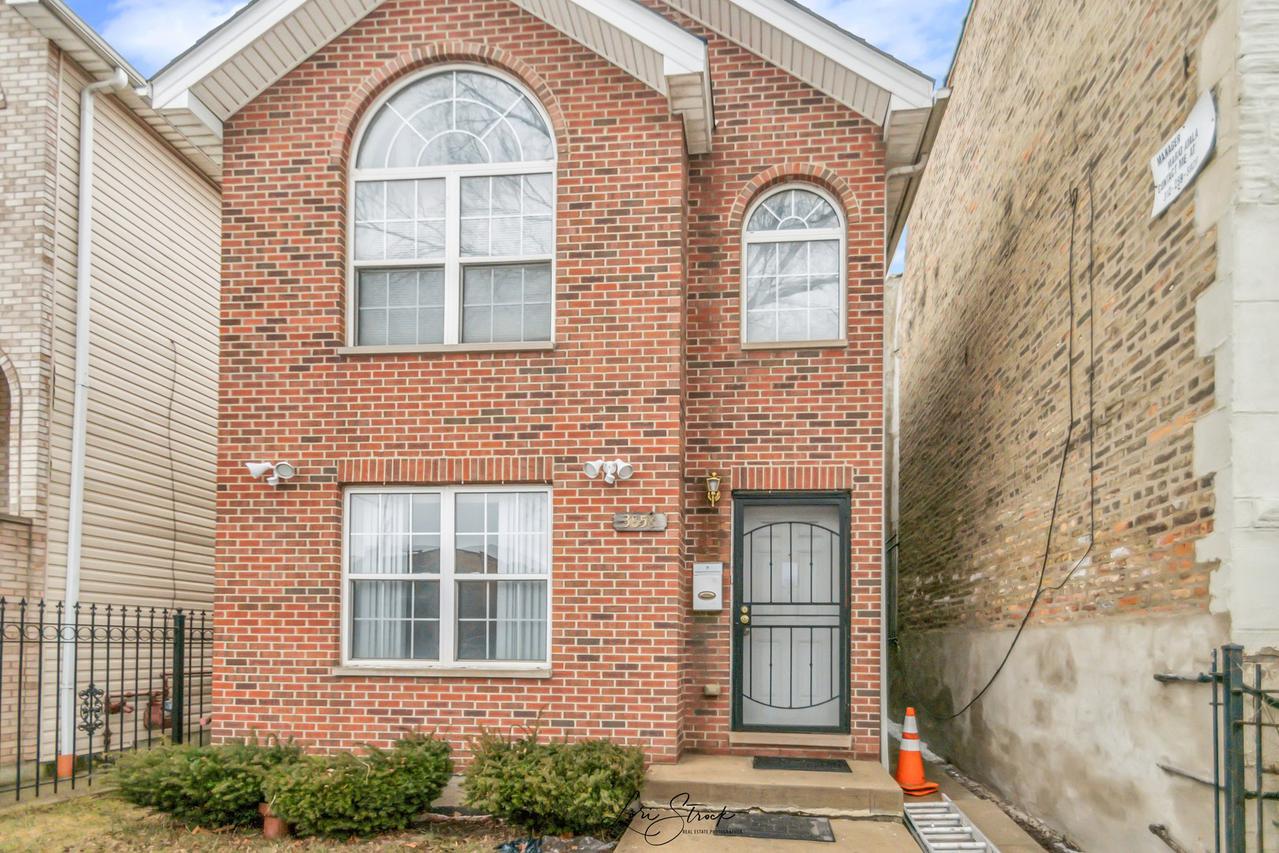 3858 W Grenshaw St., Chicago, IL 60624