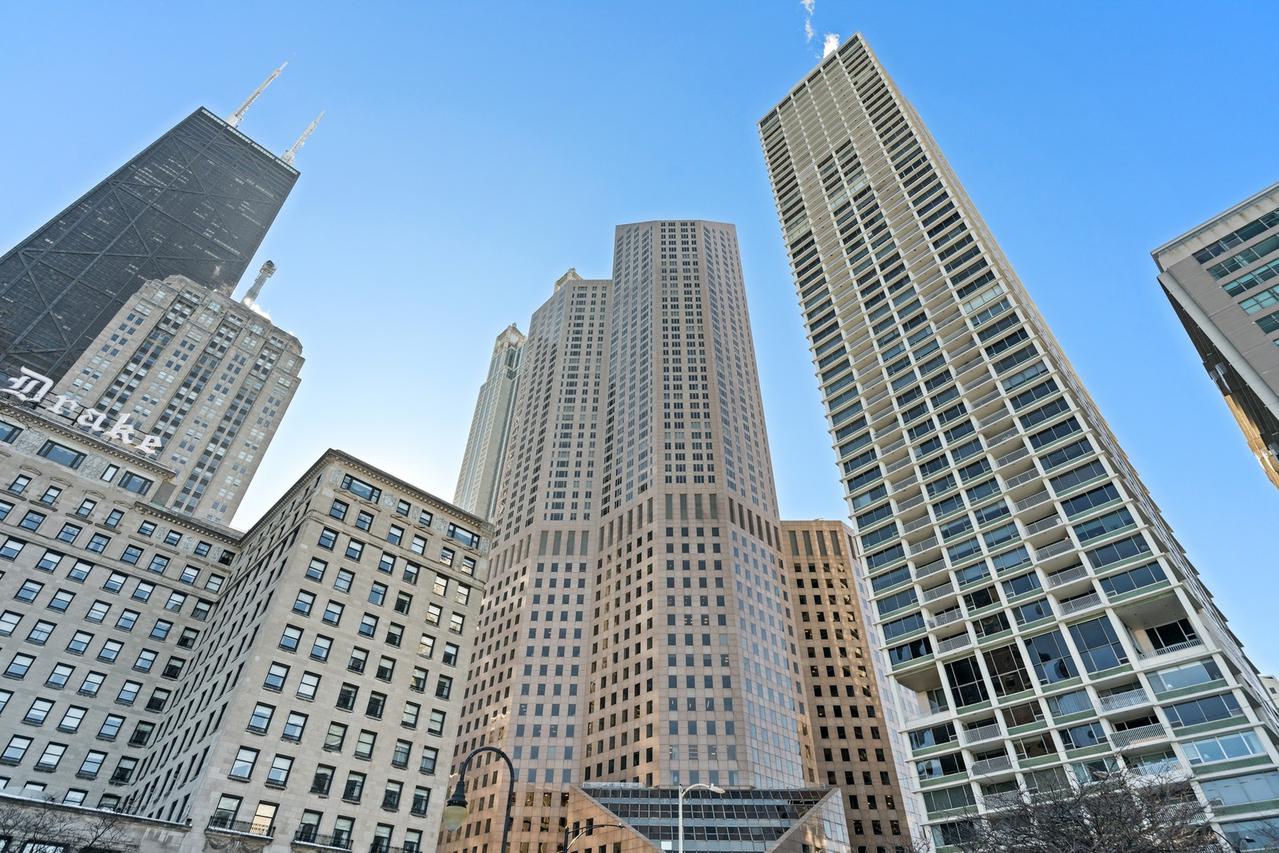 950 N Michigan Ave. #5601, Chicago, IL 60611