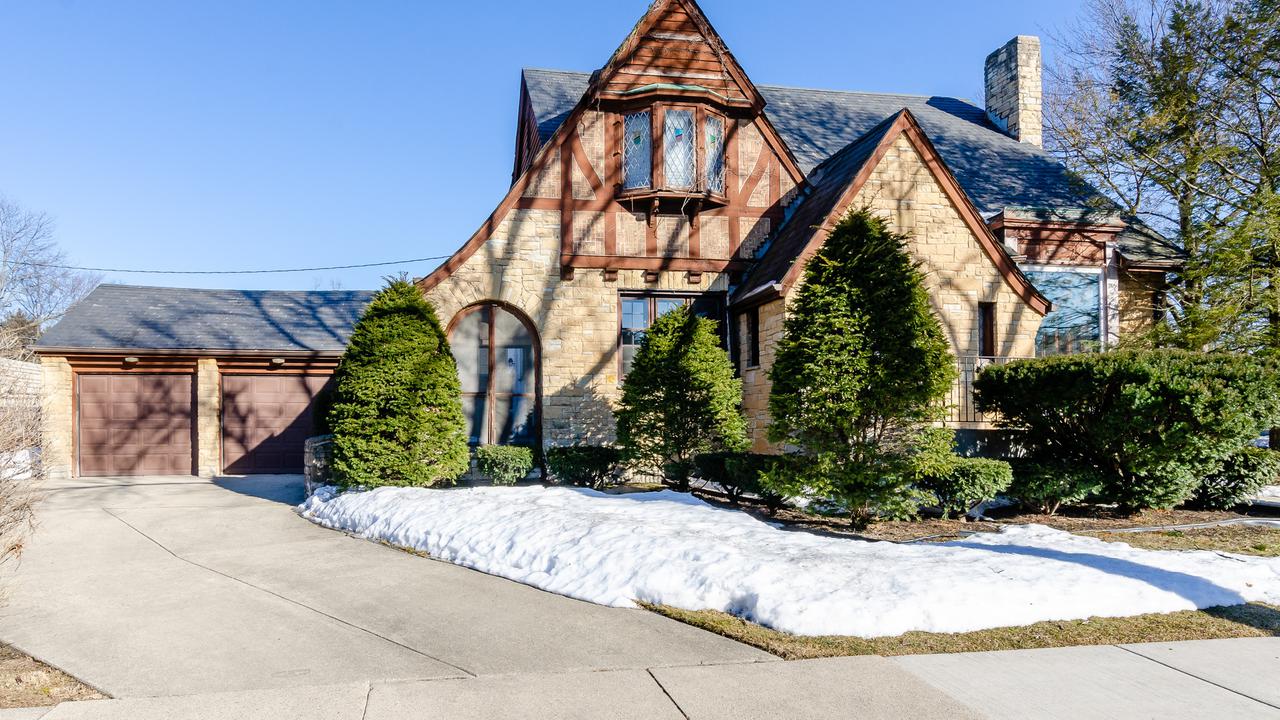 1205 Ashland Ave., River Forest, IL 60305
