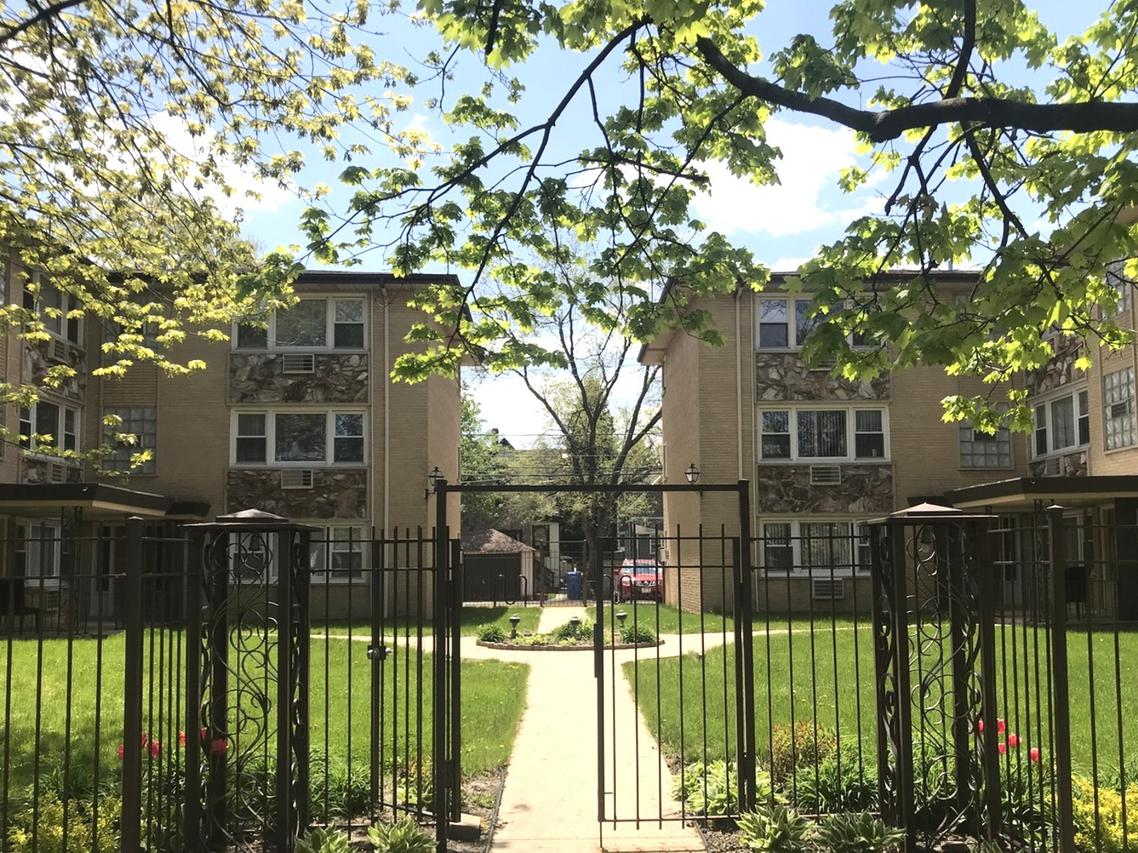 4857 W Byron St. #303W, Chicago, IL 60641