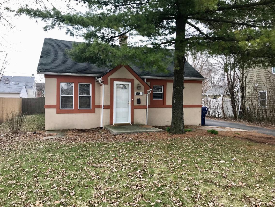 6911 W 96th St., Oak Lawn, IL 60453