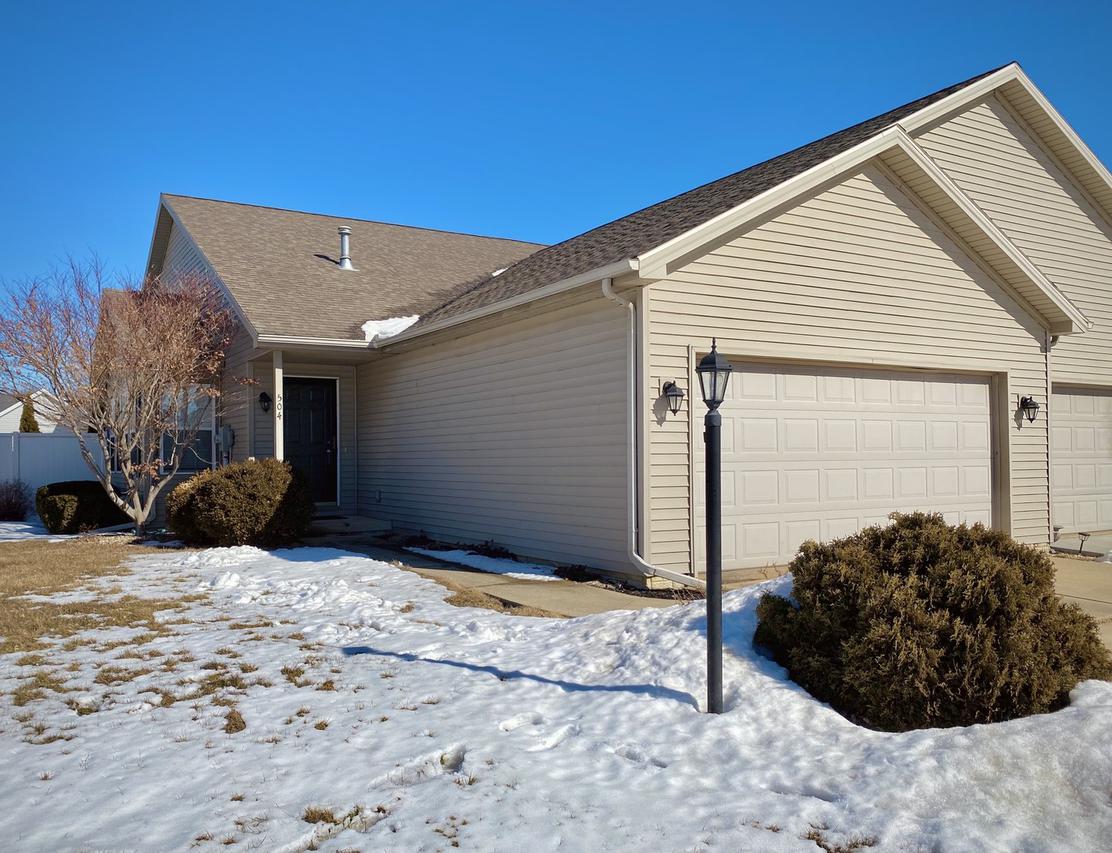 504 Sunflower St. #A, Savoy, IL 61874