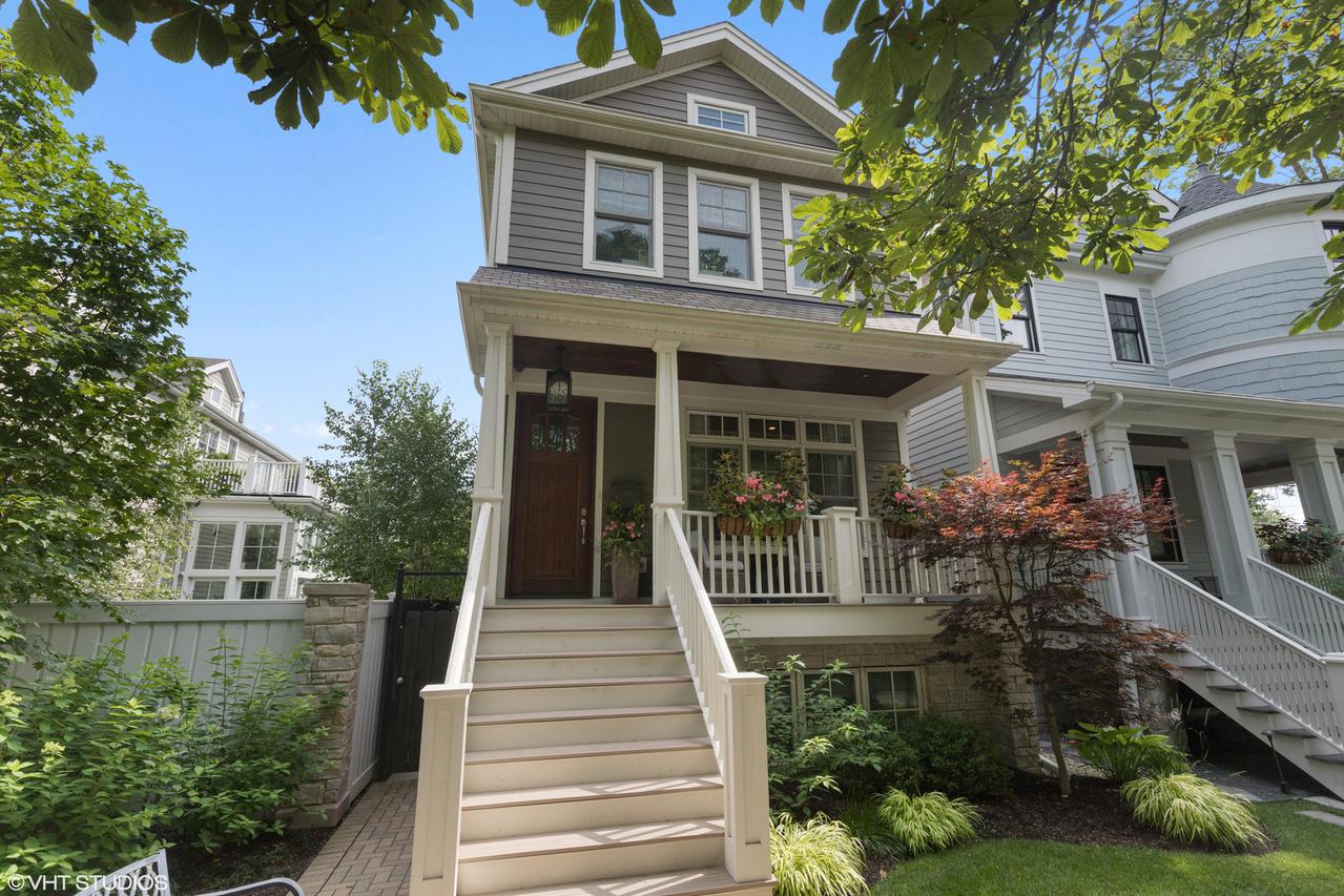 [Address Unavailable], Chicago, IL 60618
