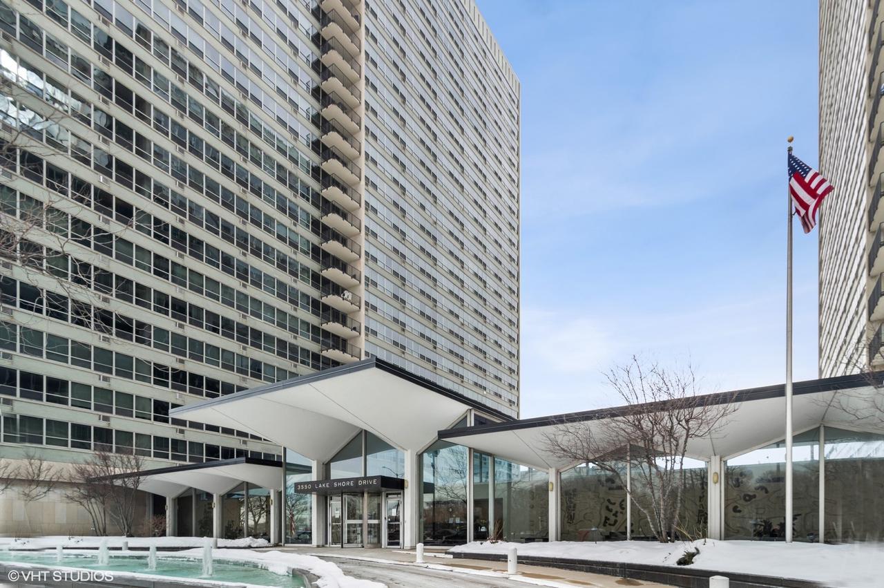 3550 N Lake Shore Dr. #1708, Chicago, IL 60657