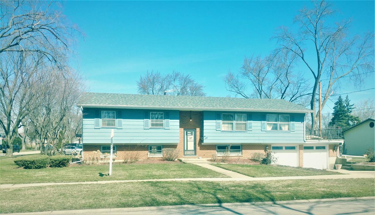 1541 Oakwood Ave., Hanover Park, IL 60133