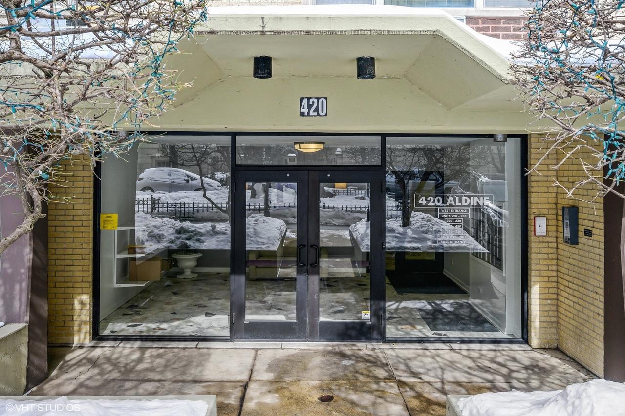 420 W Aldine Ave. #428, Chicago, IL 60657