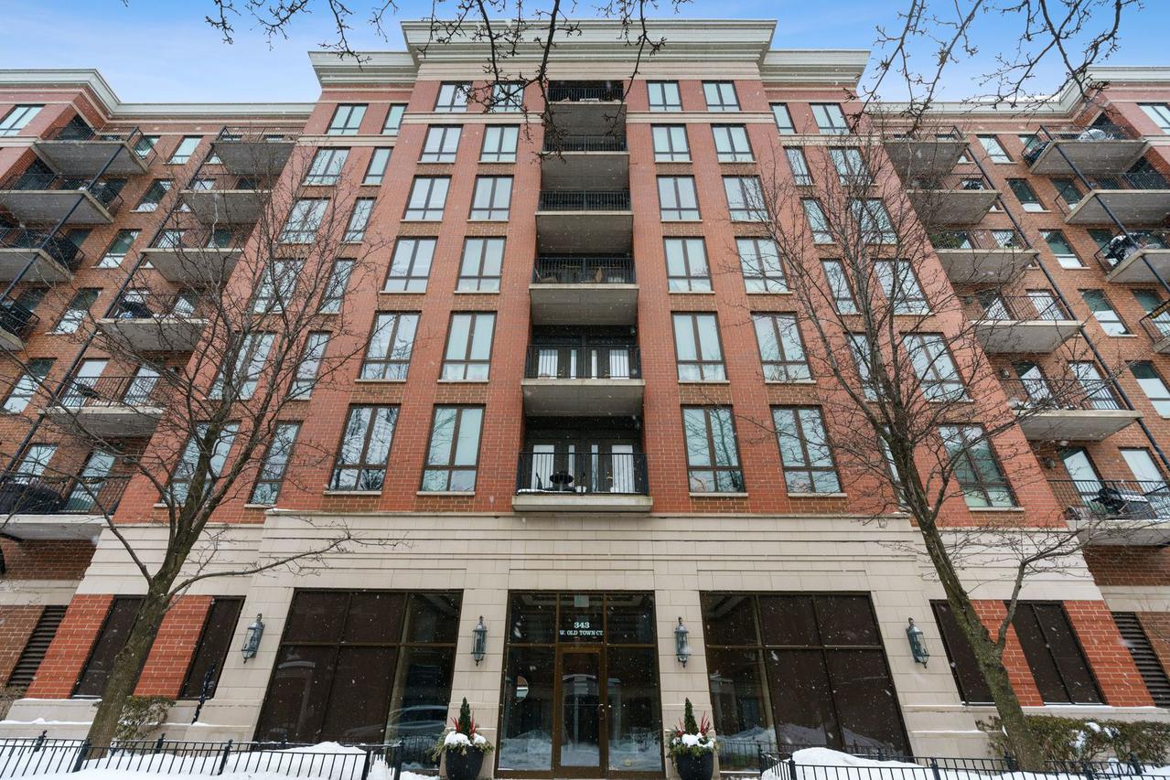 343 W Old Town Ct. #502, Chicago, IL 60610