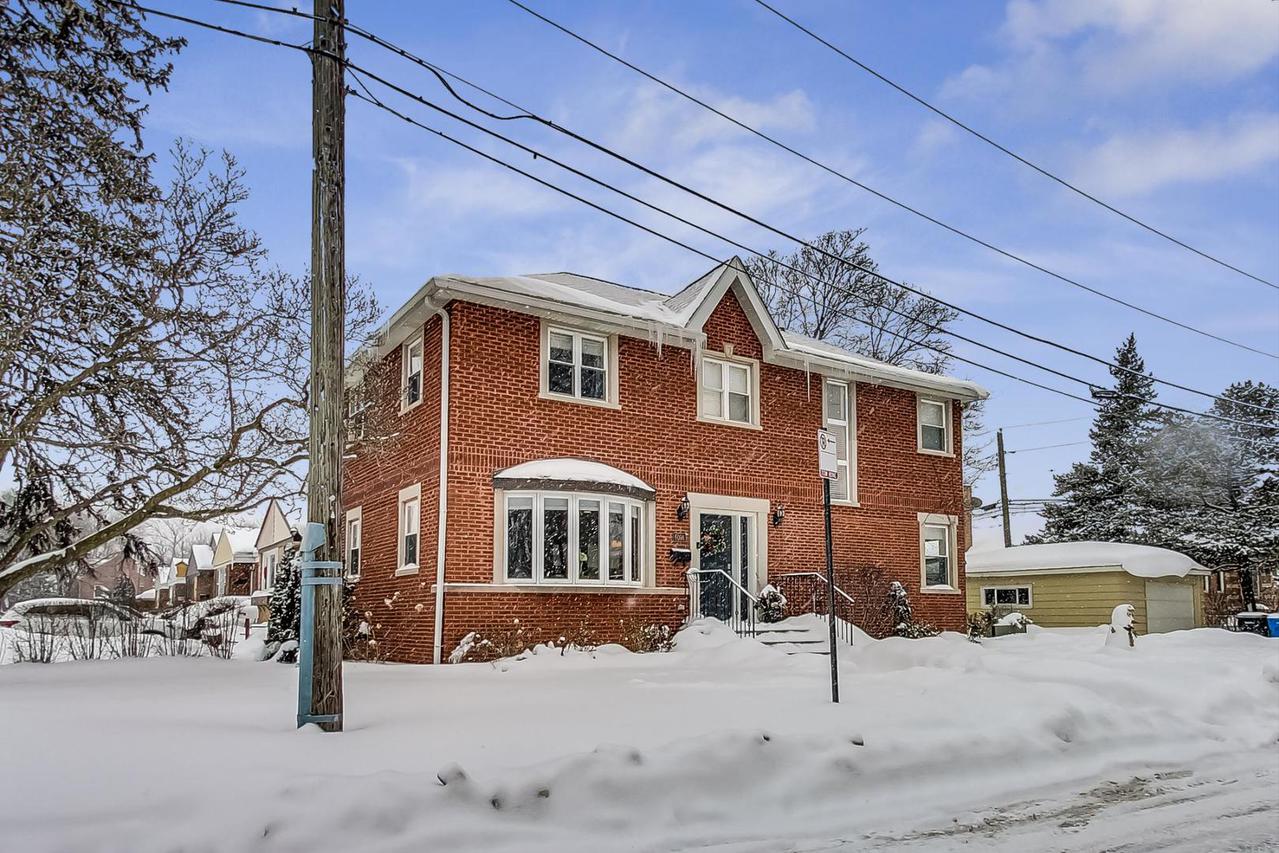 6098 N Caldwell Ave., Chicago, IL 60646