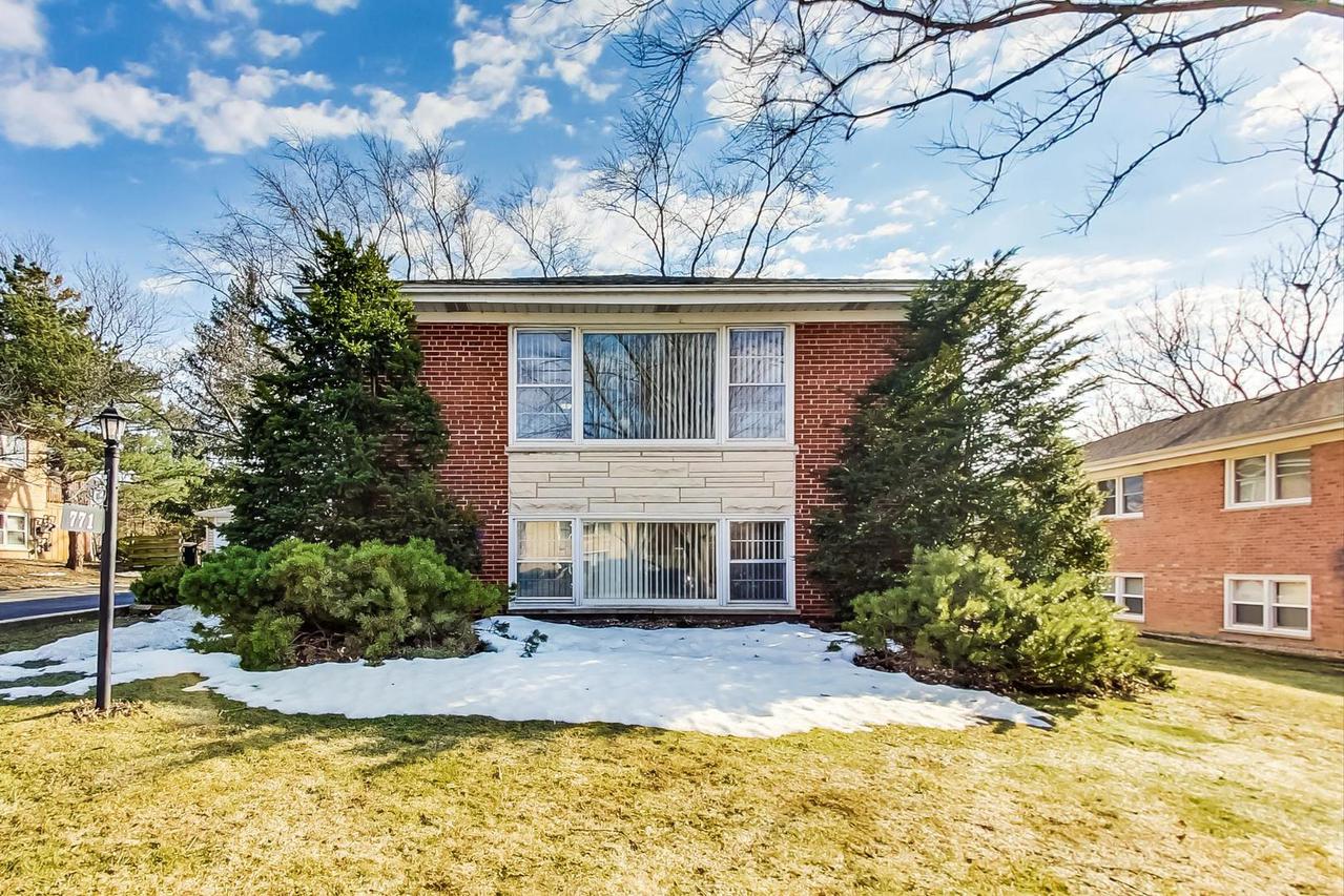 16W771 56th Pl., Clarendon Hills, IL 60514