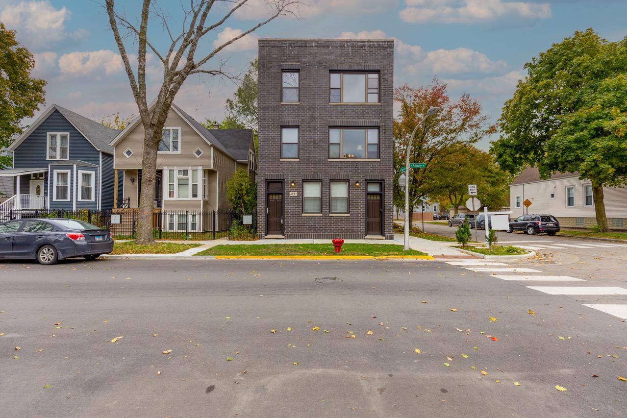 3901 N Albany Ave., Chicago, IL 60618