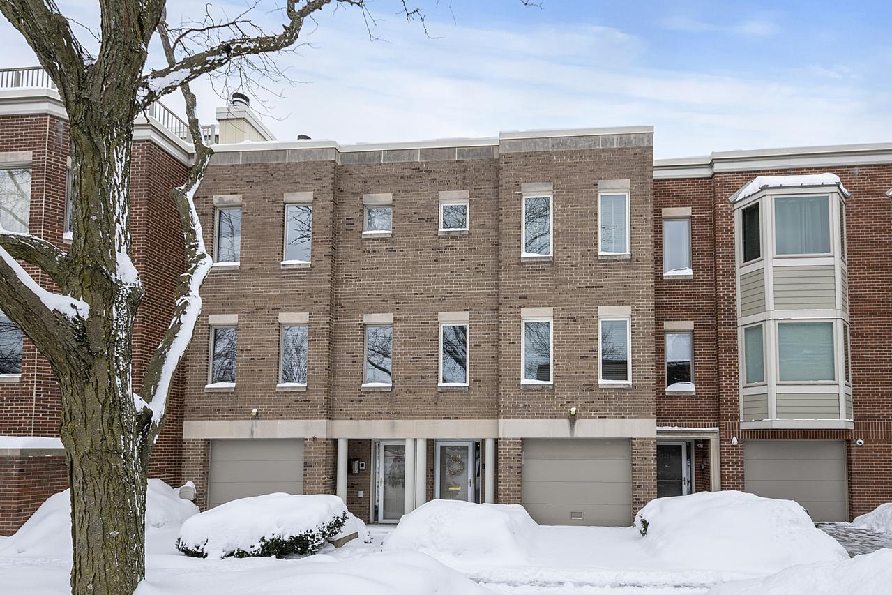 2326 N Lakewood Ave., Chicago, IL 60614