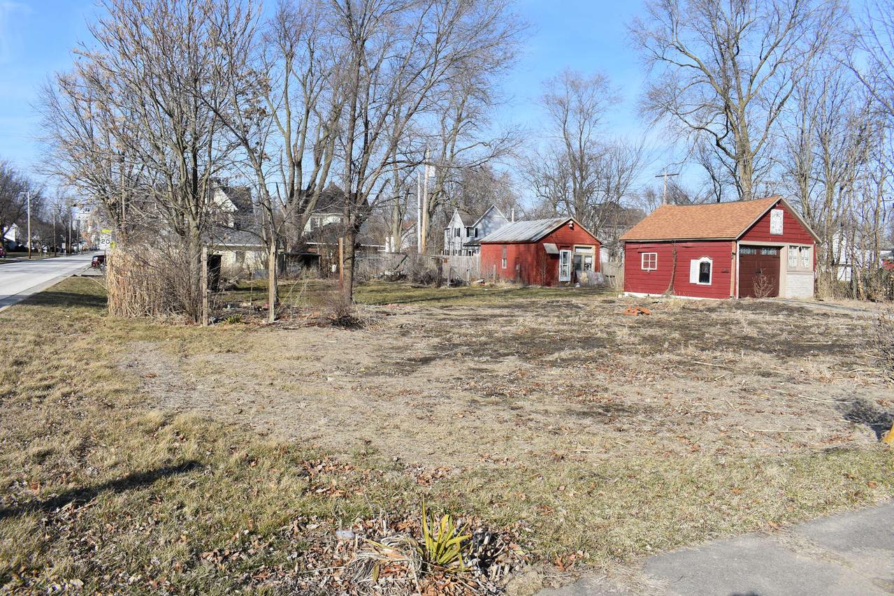 425 S Green St., Piper City, IL 60959