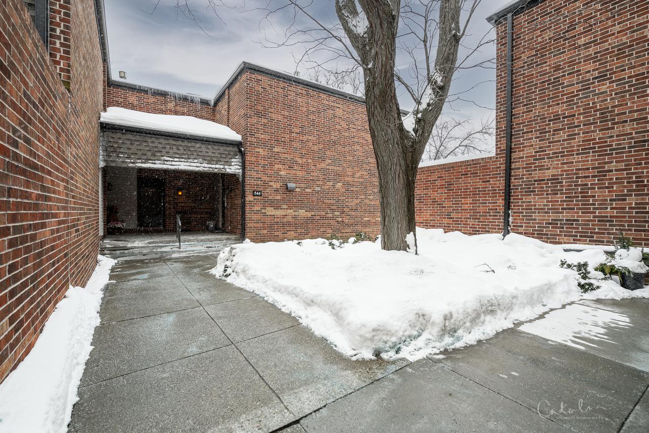 544 W Northwest Hwy. #B, Palatine, IL 60067