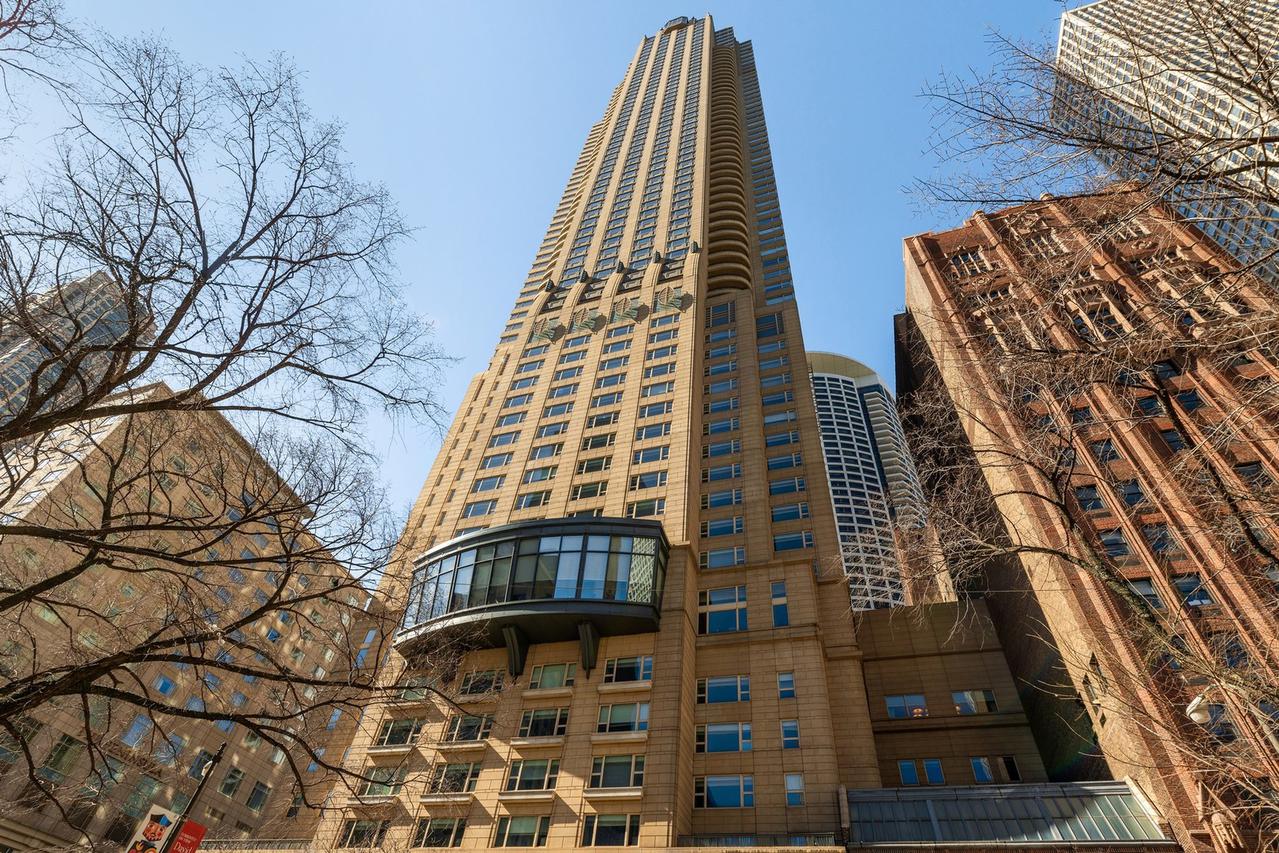 800 N Michigan Ave. #2901, Chicago, IL 60611