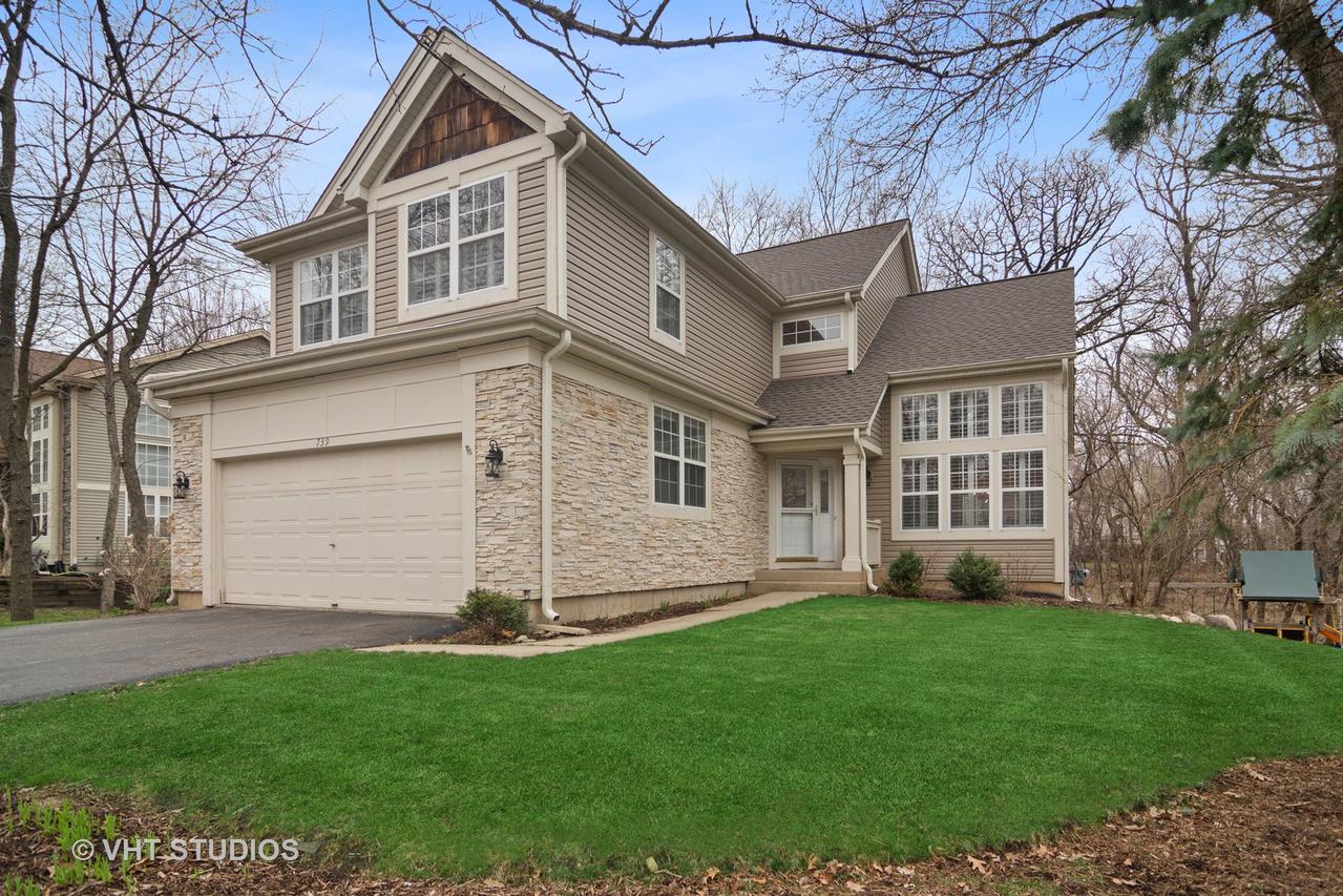 739 Seybrooke Ln., Crystal Lake, IL 60012