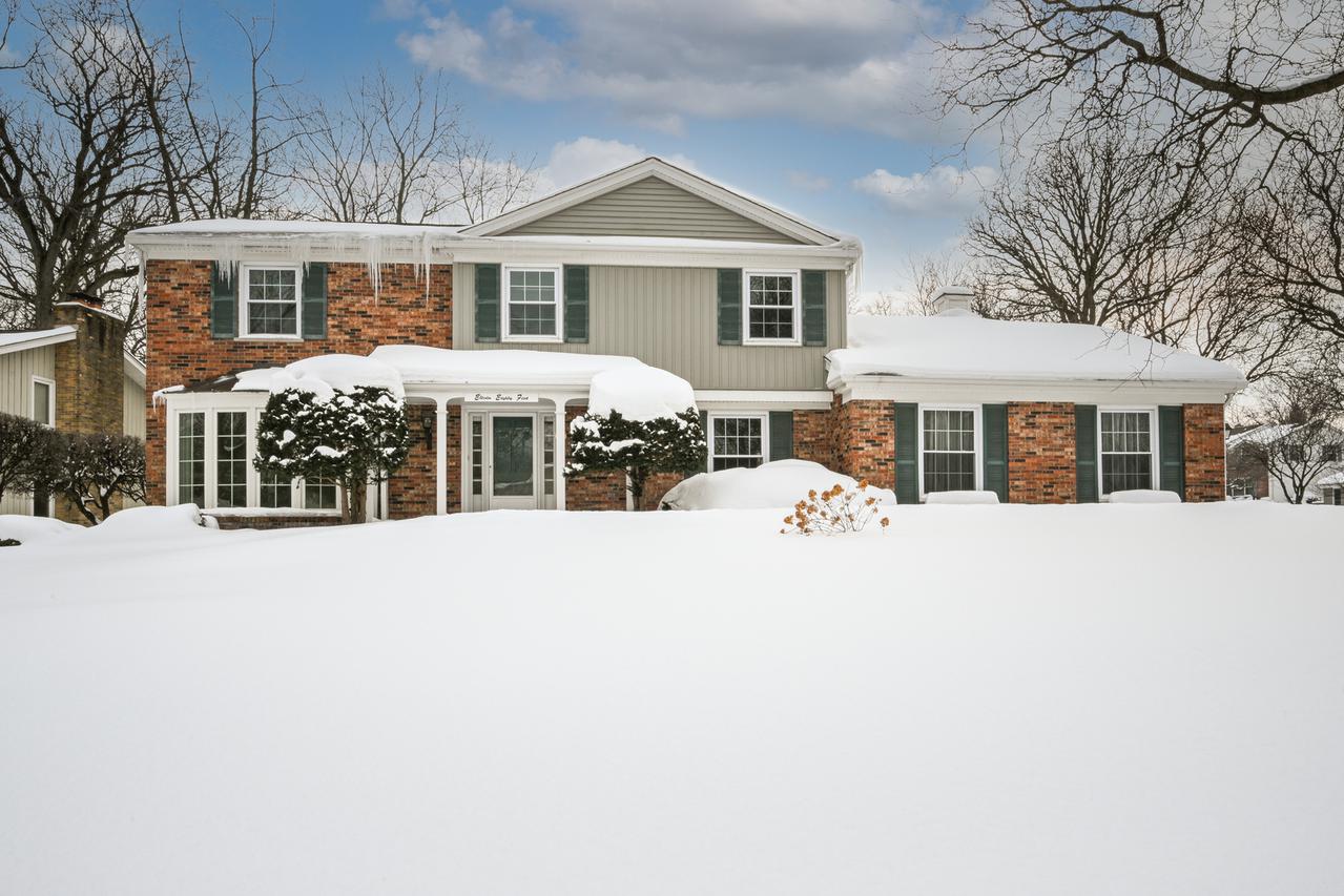1185 Barneswood Dr., Downers Grove, IL 60515
