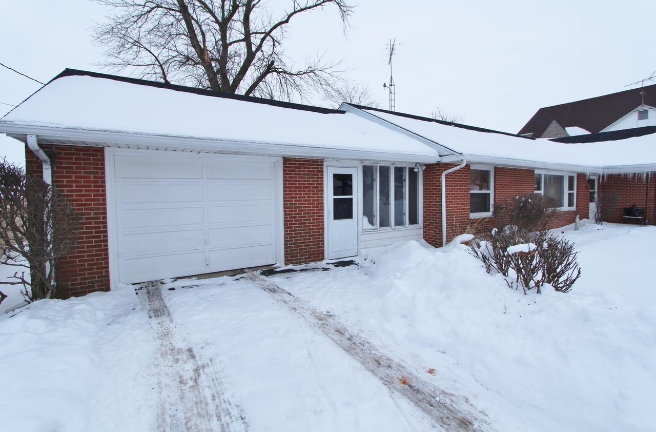 215 Emmett St., Kinsman, IL 60437