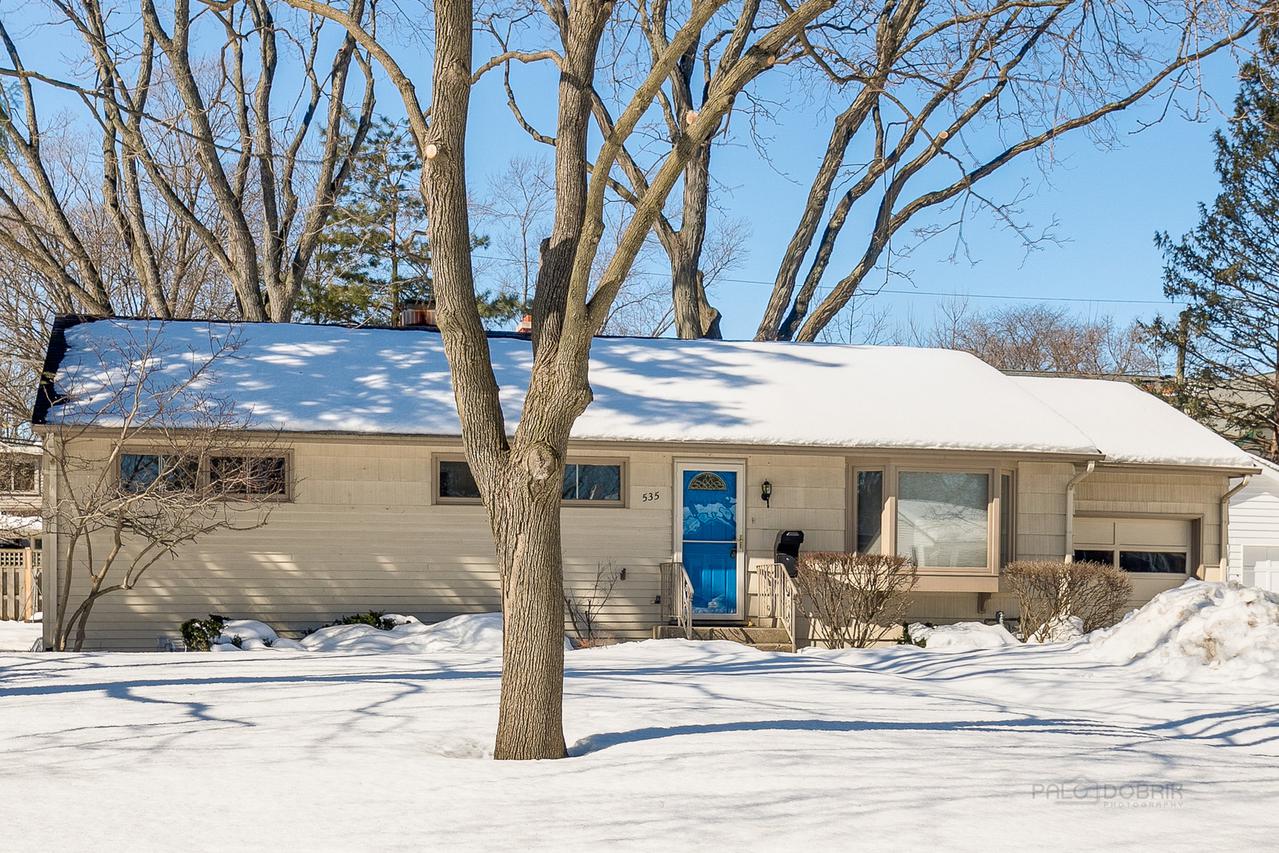 535 Ames St., Libertyville, IL 60048