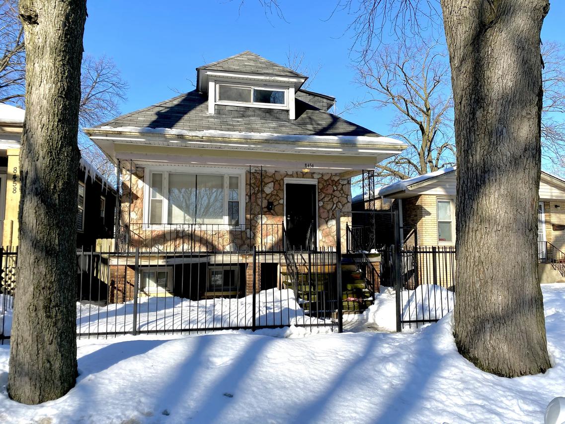 8454 S Muskegon Ave., Chicago, IL 60617
