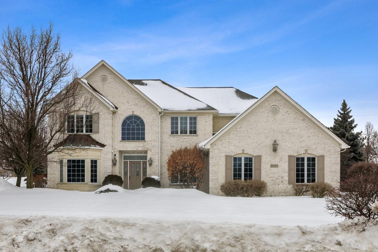 6869 Fieldstone Dr., Burr Ridge, IL 60527