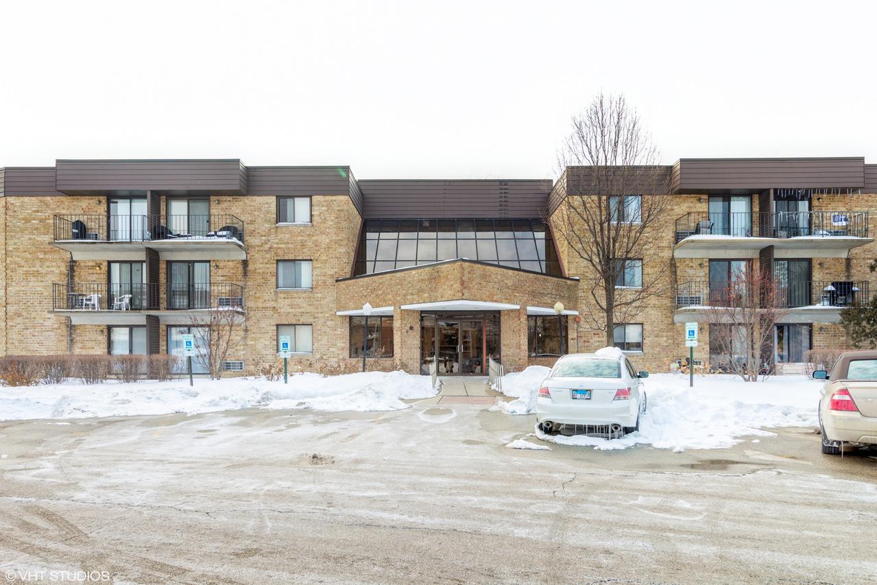 5550 Astor Ln. #123, Rolling Meadows, IL 60008