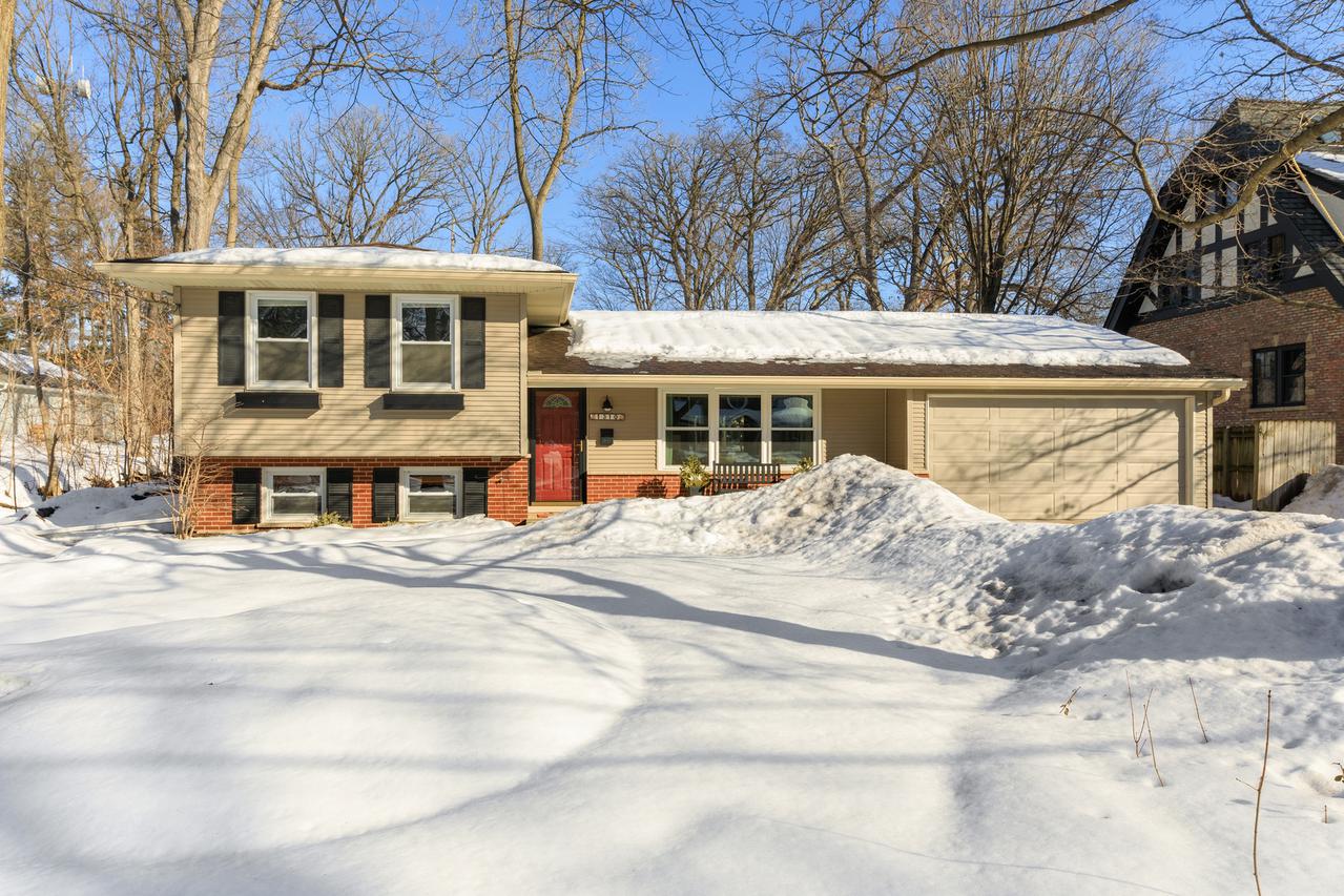 1310 Gilbert Ave., Downers Grove, IL 60515