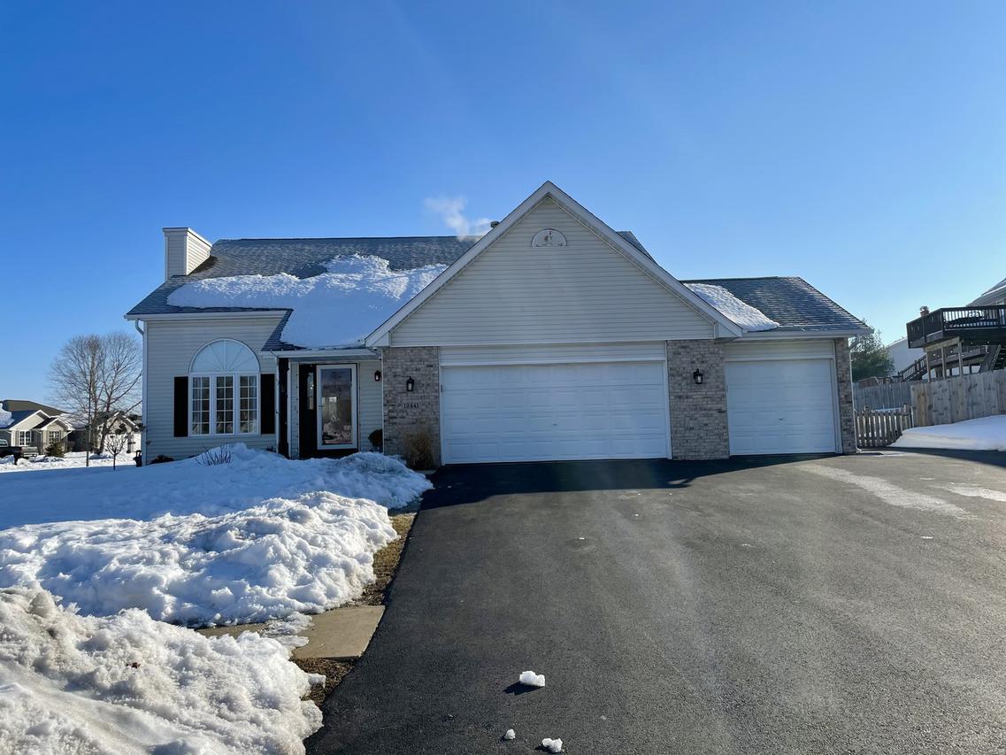 12441 Woodcrest Ln., Roscoe, IL 61073