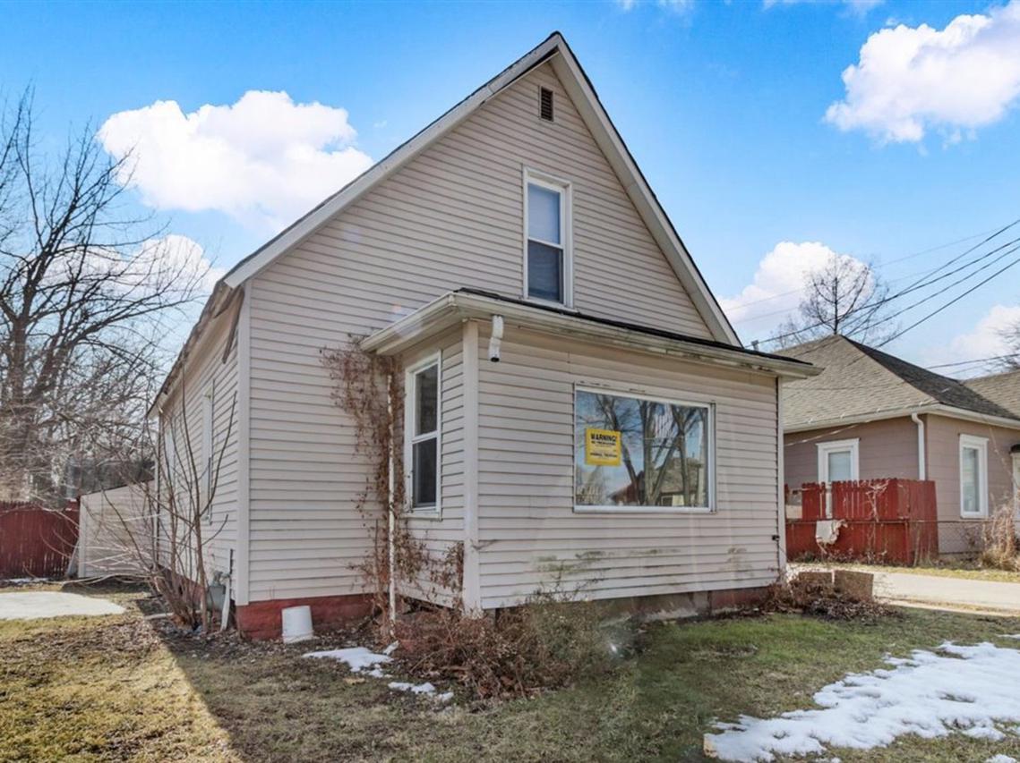 1003 E Water St., Urbana, IL 61802