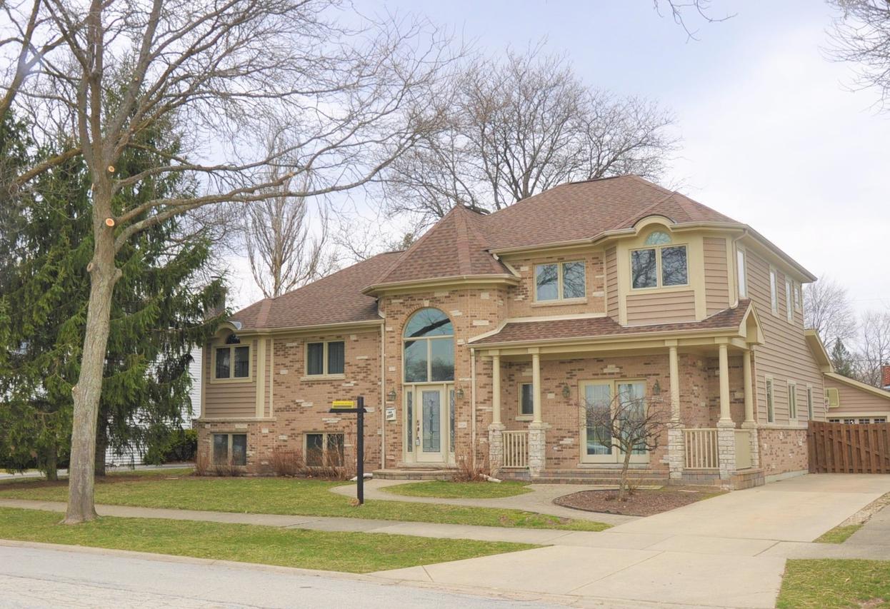 710 W Ladd St., Arlington Heights, IL 60004
