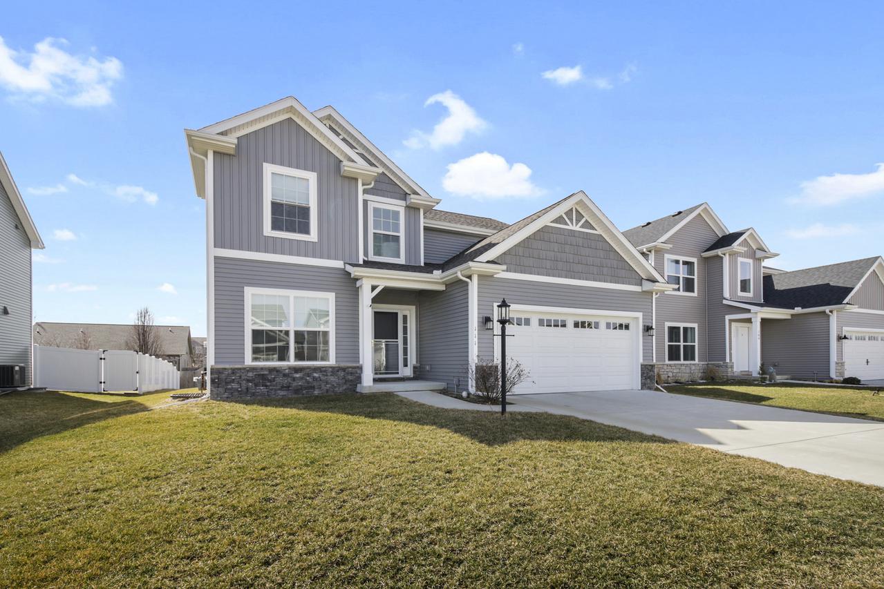 111 Gailardio St., Savoy, IL 61874