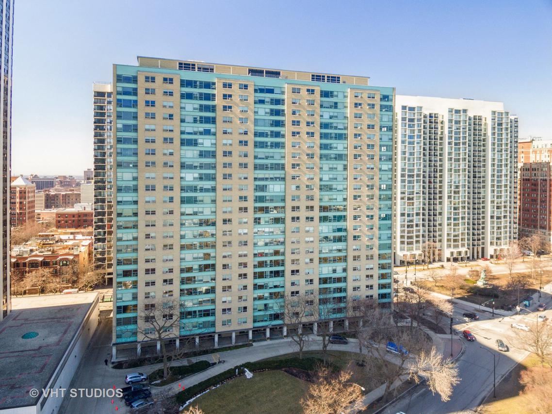 3180 N Lake Shore Dr. #21C, Chicago, IL 60657