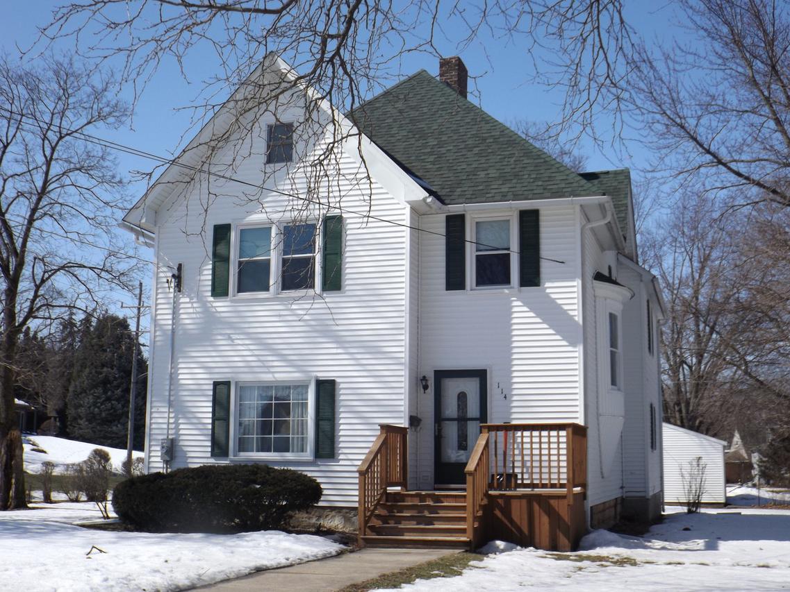114 Locust St., Prophetstown, IL 61277