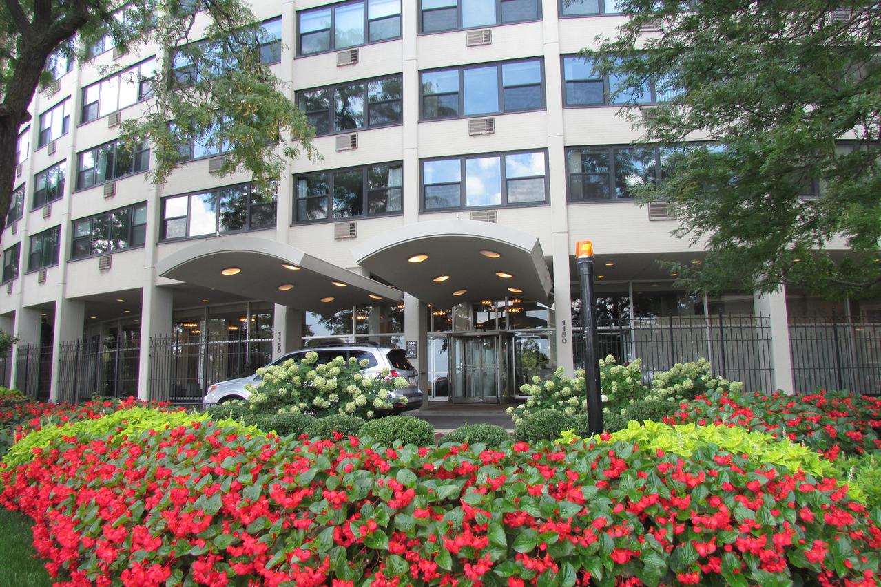 1150 N Lake Shore Dr. #24H, Chicago, IL 60611