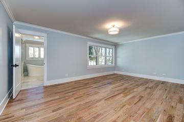 244 W Austin Ave., Libertyville, IL 60048