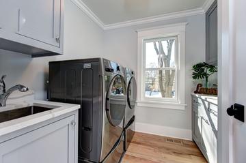 244 W Austin Ave., Libertyville, IL 60048