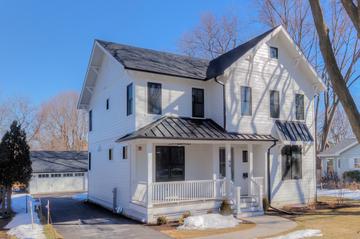 244 W Austin Ave., Libertyville, IL 60048