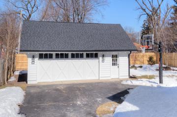 244 W Austin Ave., Libertyville, IL 60048