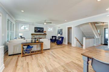 244 W Austin Ave., Libertyville, IL 60048