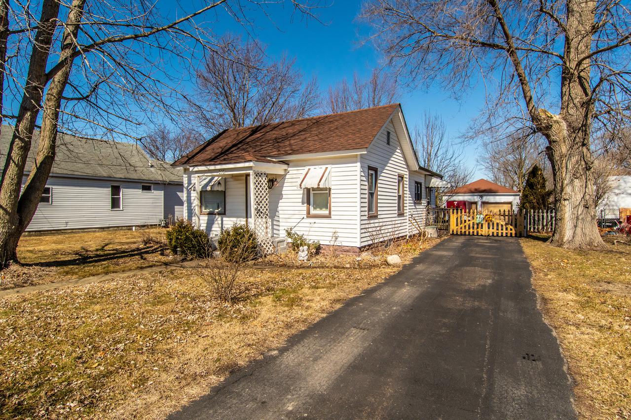 205 E Washington St., Gardner, IL 60424