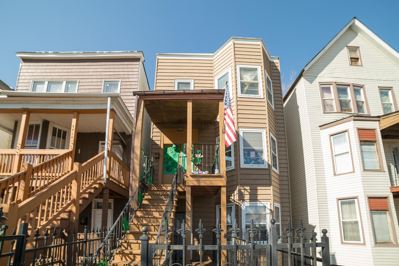 8710 S Buffalo Ave., Chicago, IL 60617