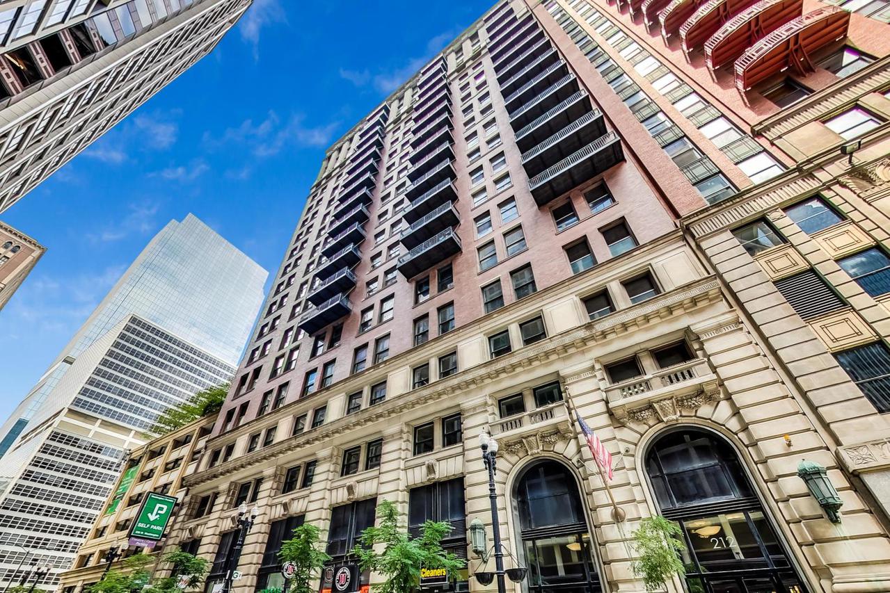212 W Washington St. #1203, Chicago, IL 60606