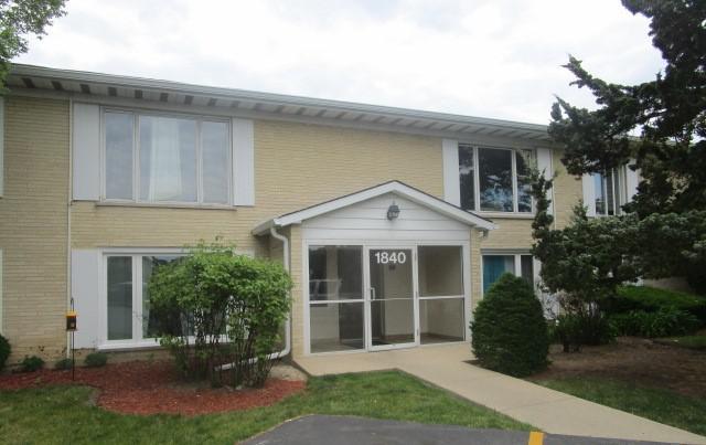 1840 W Surrey Park Ln. #1C, Arlington Heights, IL 60005