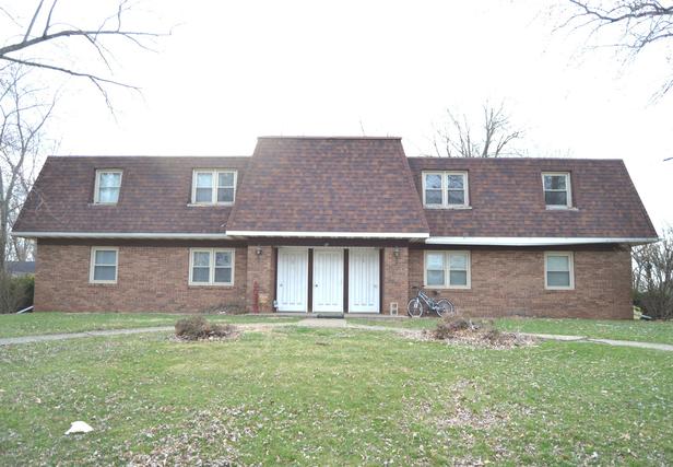 27 Rosewood Dr., Clinton, IL 61727